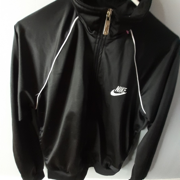 Windbreaker jacket - Picture 2 of 4